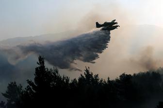 Trije slovenski piloti bodo kmalu usposobljeni za samostojno gašenje z letali