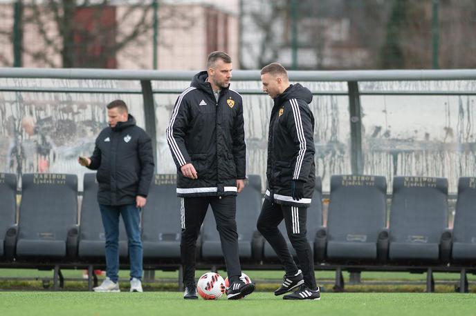 Željko Filipović Aleš Mertelj | Četrtkov trening sta vodila Željko Filipović in Aleš Mertelj. | Foto Miloš Vujinović/Sportida