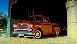 Chevrolet apache – klasični ameriški pickup na slovenskem podeželju