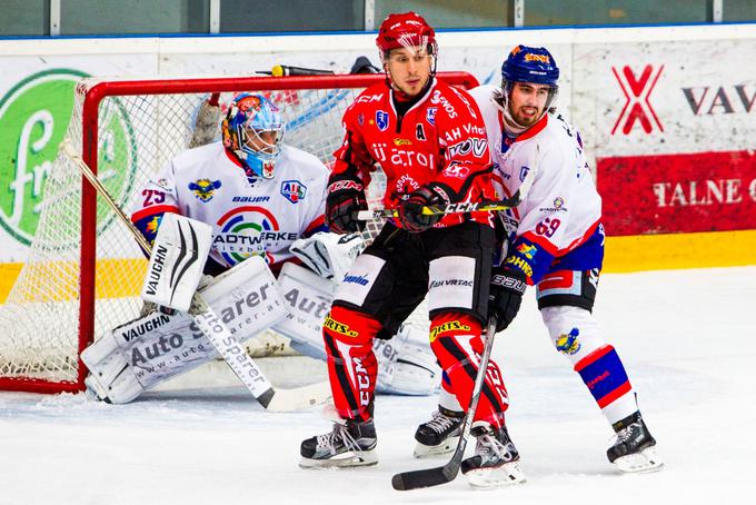 Sašo Rajsar ne bi imel nič proti, če bi se v polfinalu s soigralci veselil po rezultatu 3:1 v zmagah. | Foto: HDD Jesenice, Drago Cvetanovič