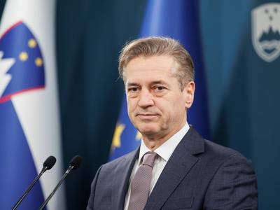 Golob pri določanju minimalne plače izpostavil vlogo socialnega dialoga