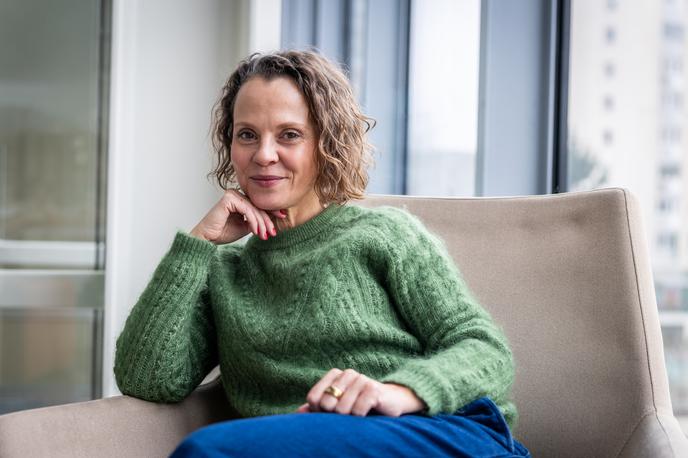 Mojca Fatur | "Prvih 14 dni me je mlelo na polno. Čez glavo so mi šli vsi mogoči črni scenariji. Najhujša mi je bila misel, da me ne bi bilo več, da bi otroci odraščali brez mene in da ne bi nikoli spoznala vnukov," se Mojca Fatur spominja svojih prvih misli, ko je izvedela za diagnozo. | Foto Gaja Hanuna