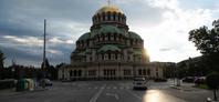 Varnostnik predsednice parlamenta poškodoval novinarko #video