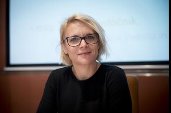 SDS: Ministrica Anja Kopač Mrak mora oditi