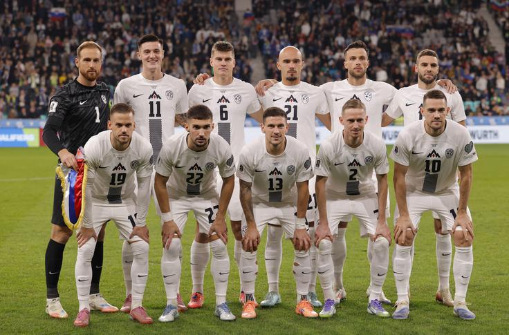 Prva enajsterica na tekmi s Švico | Foto: Reuters