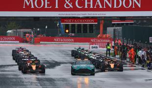 McLaren kljub dežju do dvojne zmage, velik skok Hamiltona