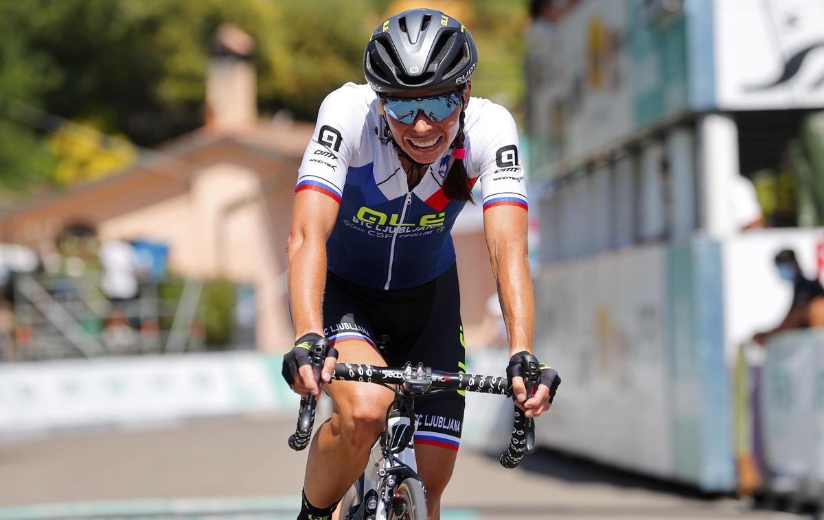 Urša Pintar | Slovenska državna prvakinja Urša Pintar je na enodnevni kolesarski dirki Giro dell' Emilia s 4. mestom dosegla mednarodni uspeh kariere.  | Foto Cor Vos