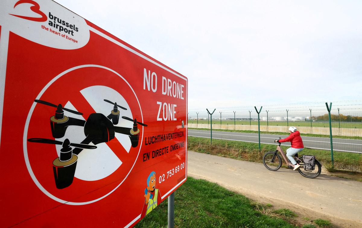 droni, letališče | Foto Reuters