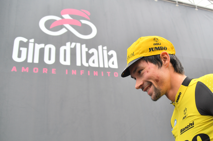 Bo Roglič nasmejan tudi po koncu 20. etape? | Foto: Giro/LaPresse