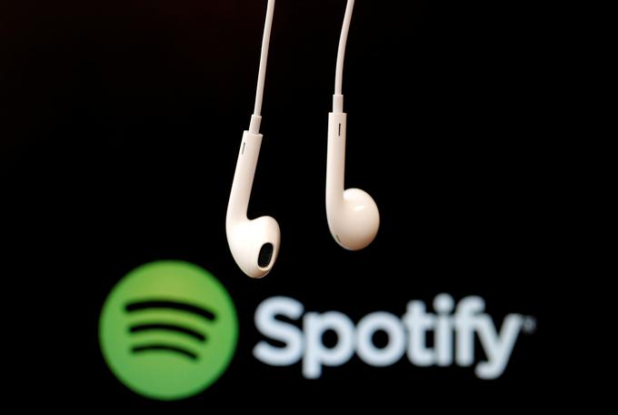 Spotify naj bi glasbenikom za vsako poslušanje njihove skladbe, ne glede na njeno dolžino, plačal med 0,004 in 0,007 evra. | Foto: Reuters