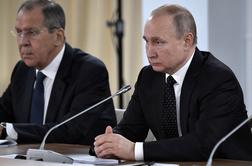 Putin in Zelenski v prvem telefonskem pogovoru o reševanju konflikta v Ukrajini