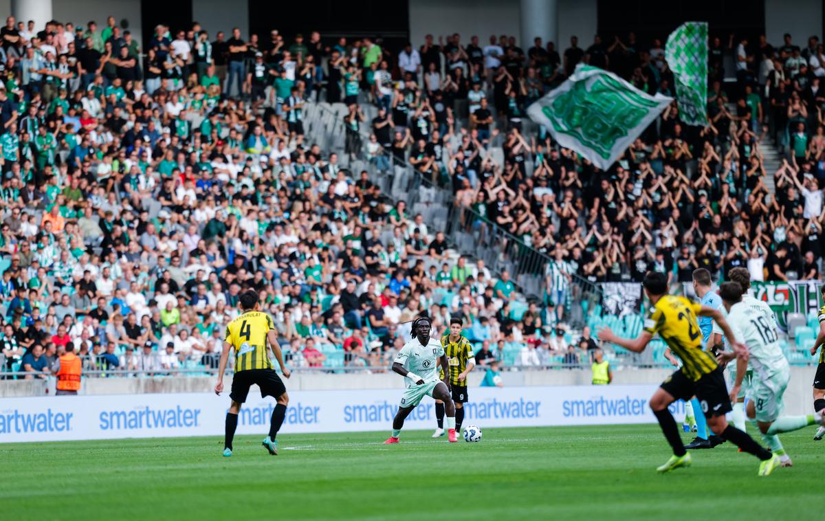 NK Olimpija : Kairat Almaty | Po slabih petih mesecih se je v Stožicah znova igrala evropska tekma. | Foto Aleš Fevžer