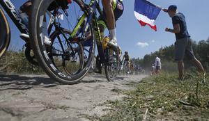 Dirka Pariz - Roubaix prestavljena zaradi predsedniških volitev v Franciji