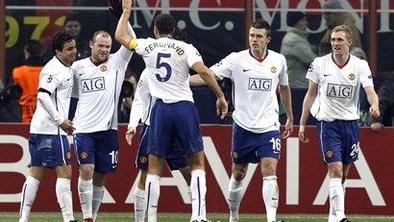 Real samozavestno, Man Utd previdno