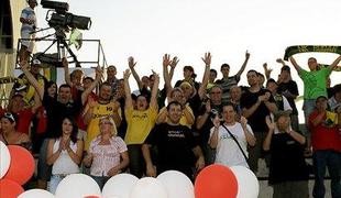 Crvena zvezda zatresla mrežo, Rudar pa vratnici