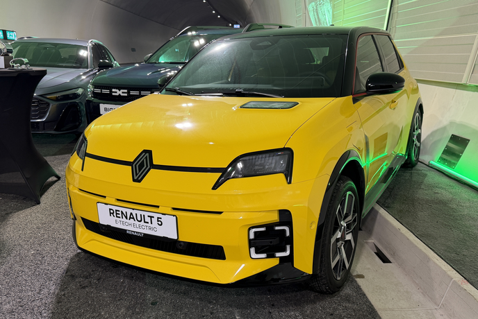 Izbor Slovenski avto leta: zmaga za električni renault 5