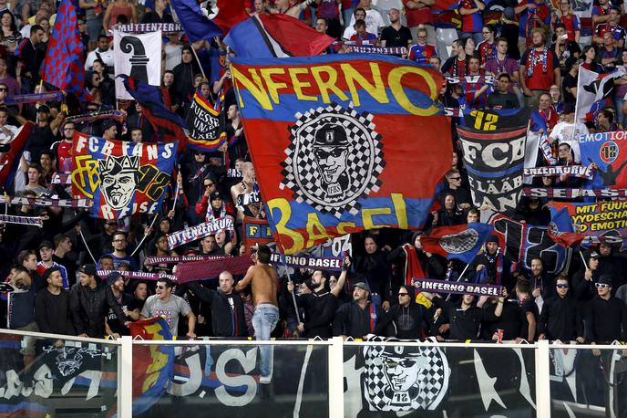 Navijači FC Basel | Za zdaj še ni znano, ali bodo navijači Basla lahko spremljali tekmo osmine finala lige Europa. | Foto Reuters