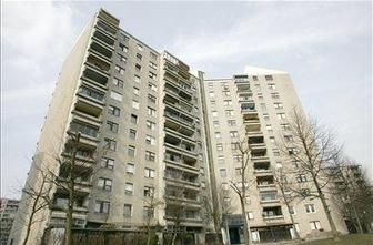 Za četrtino manjši promet z nepremičninami  