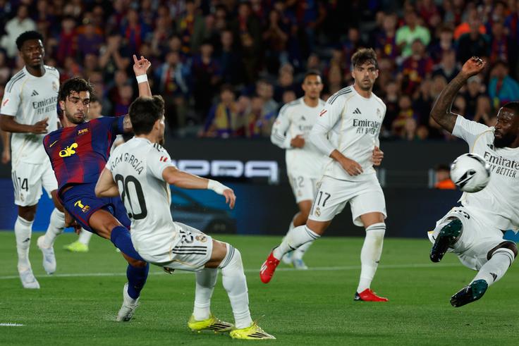 Po sijajni podaji Danija Olma je prednost Barcelone podvojil Ferran Torres. | Foto: Guliverimage