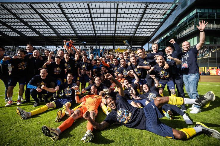 Državni prvaki v sezoni 2023/24 so nogometaši Celja! Poleti jih čaka nastop v kvalifikacijah za ligo prvakov. | Foto: Jure Banfi/alesfevzer.com