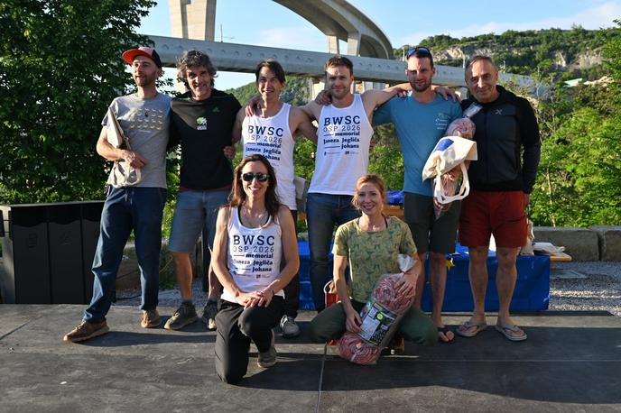plazenje Osp | Najhitrejši plezalci z zmagovalcema Mino Markovič in Jernejem Kruderjem ter organizatorjem Silvom Karom na znova obujenem memorialu Janeza Jegliča - Johana v Ospu.  | Foto Igor Kuster/FGF