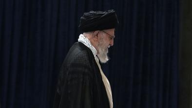 Iranski vrhovni voditelj razglasil zmago proti Izraelu in kritiziral ZDA