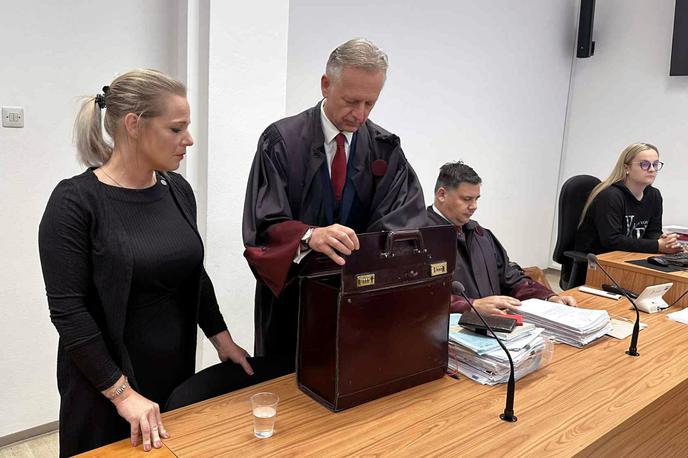 sojenje materi dečka iz Svetega Lovrenca | Izvedenka je odgovorila, da je imela obdolženka v krvi sledi le dveh snovi, ki pa so bile pod pragom koncentracije, da bi lahko vplivale na njene kognitivne sposobnosti. | Foto STA