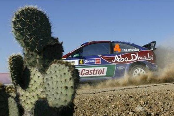 Latvala v vodstvu po prvem dnevu