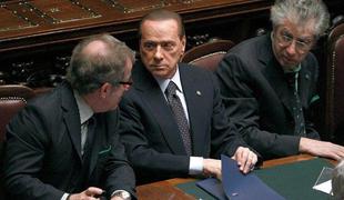 Berlusconi napovedal odstop po potrditvi protikriznih ukrepov