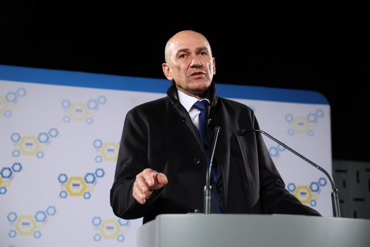 Odločilen dogodek pred volitvami je bilo razkritje delovanja izraelskih vohunov v Sloveniji, pravi Kovačič. Kot je znano, naj bi bilo v ozadju prisluhov izraelsko podjetje Black Cube, predstavniki tega podjetja pa naj bi bili pred volitvami na sedežu stranke SDS na Trstenjakovi. | Foto: Ana Kovač