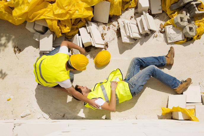 delavec nesreča | Poškodbe so bile tako hude, da je 45-letni delavec iz Bosne in Hercegovine v četrtek umrl. Fotografija je simbolična.  | Foto Thinkstock