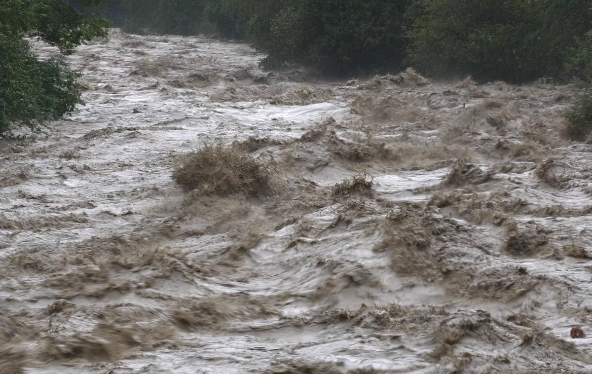 Tirolska, padavine, voda, neurje | Na Tirolskem je bila prizadeta zlasti dolina Ötztal, kjer je tamkajšnji potok že prestopil bregove. | Foto Reuters