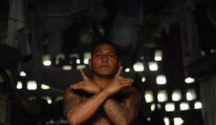 Barrio 18 – smrtonosna tolpa, ki je v Salvadorju orožje postavila v kot 