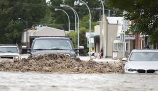 Pred poplavami v Kanadi evakuirali 100.000 ljudi
