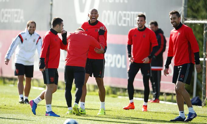 Na zadnjem treningu Benfice so bili nogometaši dobro razpoloženi. | Foto: Reuters