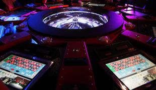 Z vdorom v informacijski sistem oškodovala igralnico za več kot 11 tisoč evrov