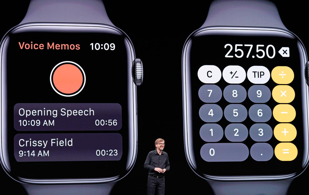 Apple Watch, pametna ura | V petek, 19. julija, bo Telekom Slovenije kot edini slovenski telekomunikacijski operater začel prodajati Applove pametne ure Apple Watch Series 4. | Foto Reuters