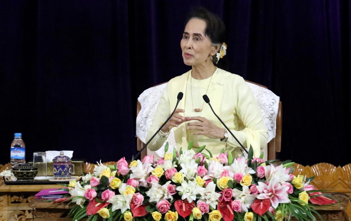 Aung San Suu Kyi | Suu Kyijevi so nedavno odvzeli častno kanadsko državljanstvo, ostala pa je tudi brez vrste manjših nagrad različnih univerz ter lokalnih in regionalnih oblasti. | Foto Reuters