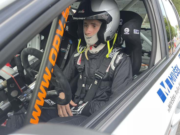 Nadarjeni Anže Dovjak bo naslov prvaka kronal s prvim nastopom z atraktivnim hyundaijem i30 TCR. | Foto: Gregor Pavšič
