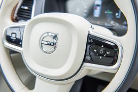 Volvo XC90 T8