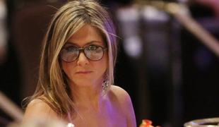 Jennifer Aniston je Angelini napovedala vojno