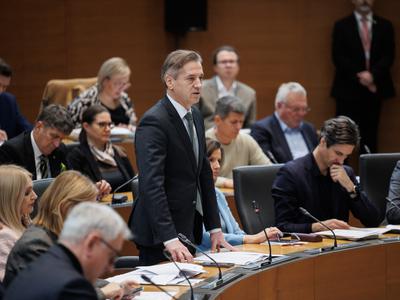 Ukrepi Golobove vlade se kažejo v višji oceni njenega dela