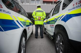 Noreli z avti po ljubljanski garažni hiši in se posmehovali policiji #video