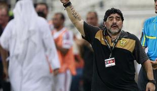Maradona ne bo ostal brez službe