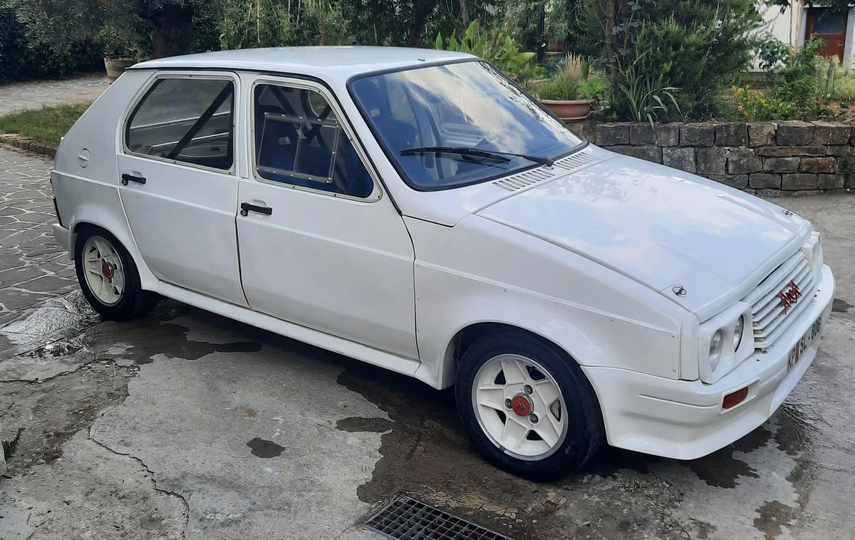 citroen visa 1000 pistes | Lastnik avtomobila Stanislav Pečar ga v Bertokih že pripravlja za prevoz v Postojno. | Foto Stanislav Pečar