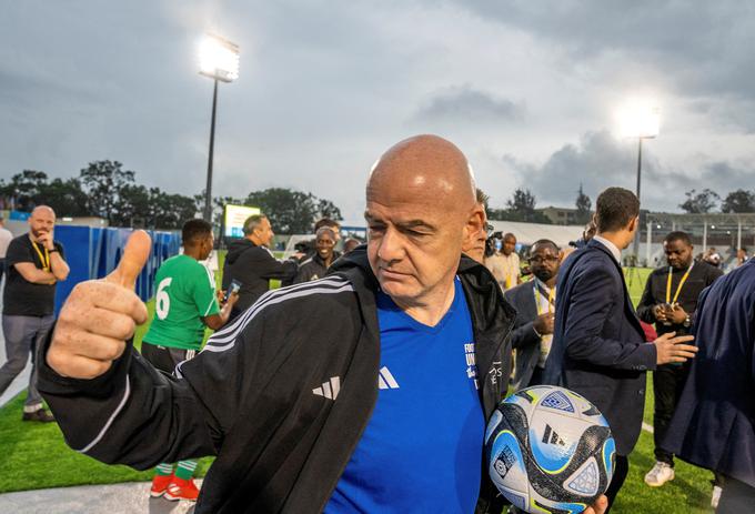 V sredo je sodeloval na ekshibicijski tekmi nogometnih legend in funkcionarjev Fife. Potekala je na stadionu Nyamirambo v Kigaliju, ki se je nedavno preimenoval v stadion Peleja. | Foto: Reuters