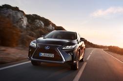 Milijonti Lexusov hibrid gre v Italijo
