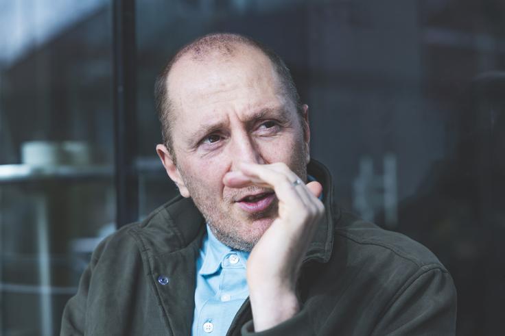 Navdušila ga je priljubljenost odbojke v Iranu, ki jo množično igrajo skoraj v vsakem parku. | Foto: Ana Kovač