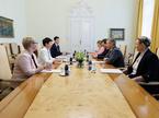 Robert Golob in Marta Kos_srečanje_finančni-okvir-EU_21JUL2025