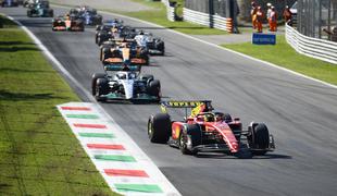 Žvižgi tifosov, Ferrari v boksih zmago podaril Verstappnu